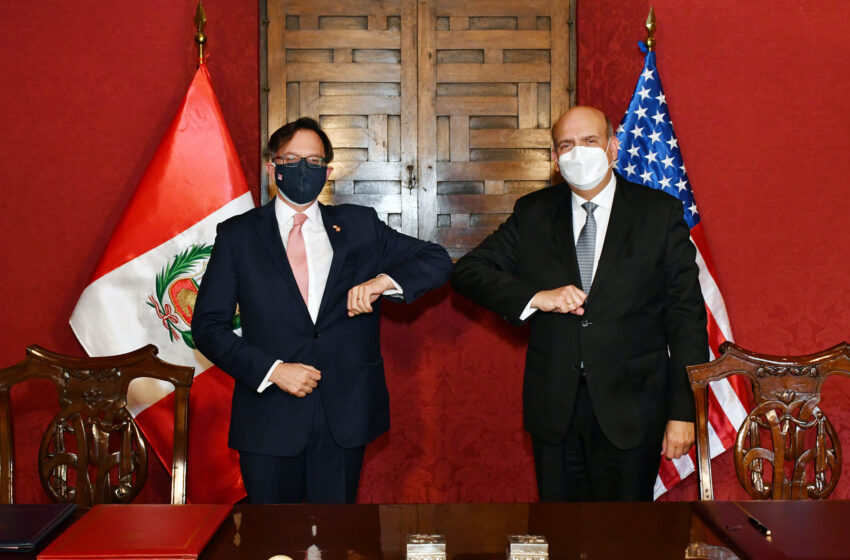  Perú y Estados Unidos firmaron convenio sobre cooperación para el combate contra el tráfico de vida silvestre