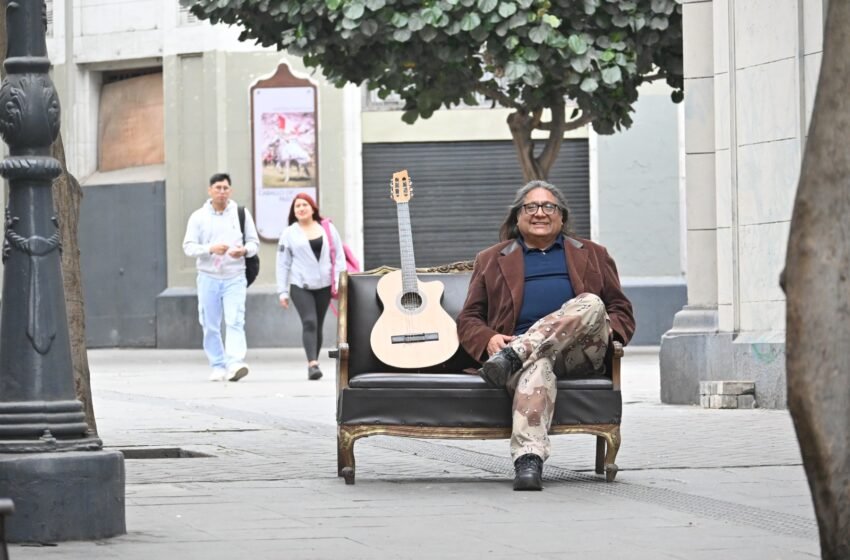 Piero Bustos presenta su álbum solista en la Derrama Magisterial